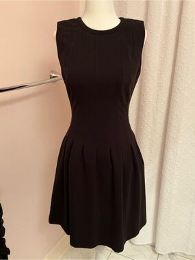 H&M Black Sleeveless Pleated Waist Mini Dress